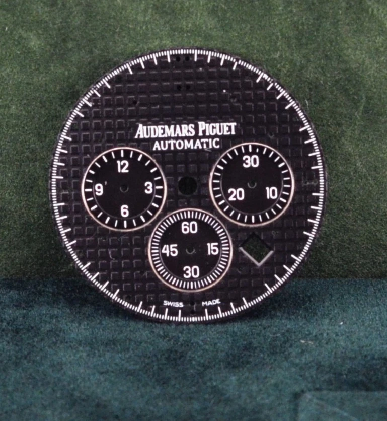 Audemars Piguet — Audemars Piguet Royal Oak Chronograph Dial 30 mm diameter