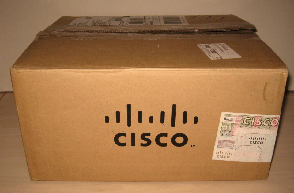 NEW Cisco WS-C2960G-8TC-L MANAGED GIGABIT SWITCH + 1 T/SFP LAN BASE SEALED  - Image 2 of 4