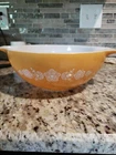 Vintage Pyrex Yellow Cinderella Bowl 444 4QT