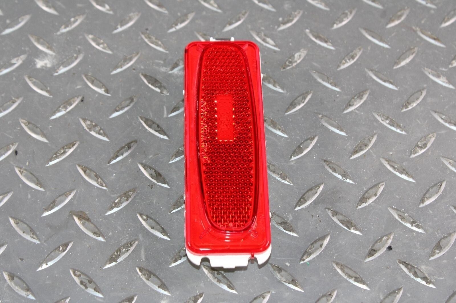 19-24 CONTINENTAL GT GTC Red Rear Back LH or RH Side Marker Lamp Light Lens OEM