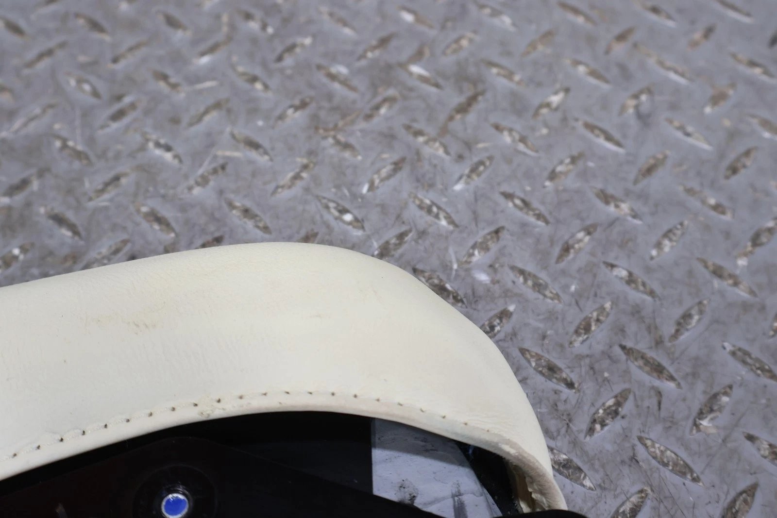 Aston Martin V8 Vantage 2009 Parking brake lever Cream