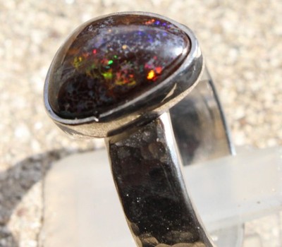 Multicolor Boulder Opal - 5.1  Karat - 925er Silberring - Size: 21 / 66 mm