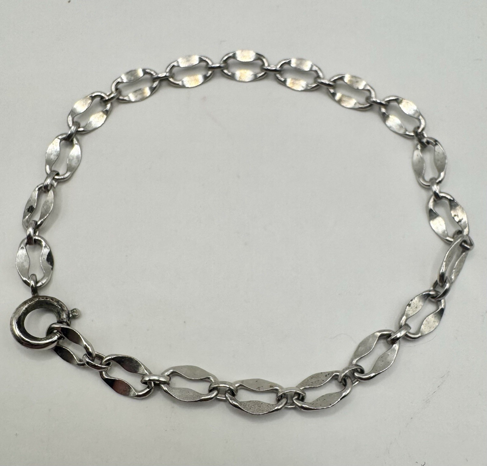 Sterling Silver 925 Oval Hoop Link Bracelet. 2.73 Grams