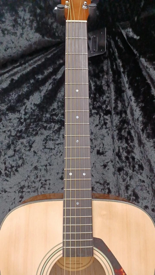 YAMAHA F600 acoustic - Image 3 of 4