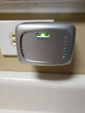 NETGEAR 54 Mbps Wireless Powerline Access Point  WGX102 EUC