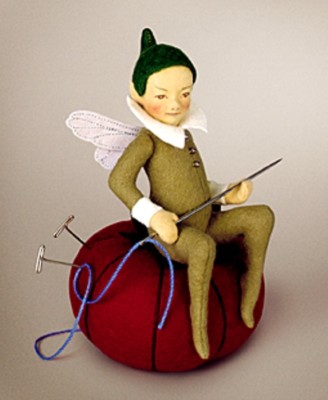 R JOHN WRIGHT'S  ''PERIWINKLE''  6''  FELT-SITS ON PIN CUSHION- JOINTED LIM ED 1998