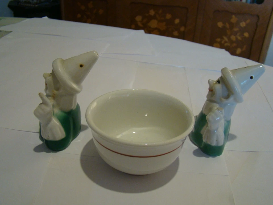 Deux salerons en forme de pierrots et un petit bol L.S.K.C.S.Ki   #1031# - Photo 2/4