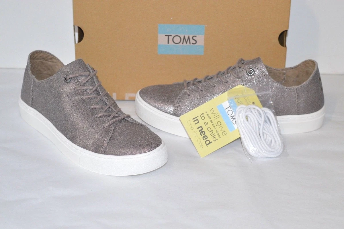 New 99 TOMS Lenox Pewter Silver Metallic Leather Lace Up Sneaker sz 9.5