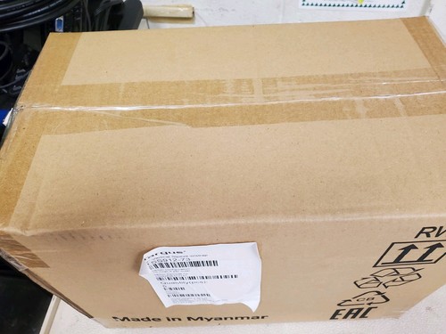 5 pack Targus 12" Verticle Sleeve w/strap laptop bags - Photo 2/4