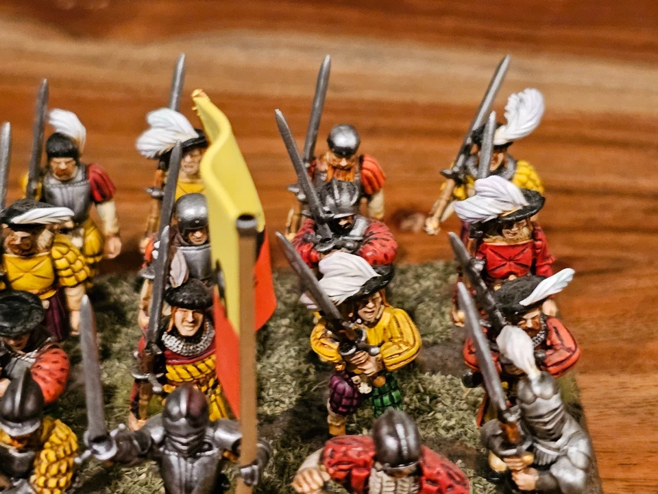 Pike and Shotte Warlord Games Landsknechts with Zweihanders Broadswords x16 - Image 4 of 4
