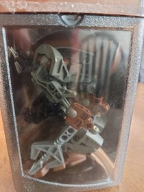 LEGO BIONICLE: Rahkshi Panrahk (8587) - Complete with Instructions and Canister.
