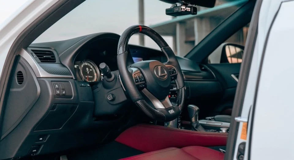 Lexus GS GS200t GS300 GS350 GS450h 2016-2020 | RX - Volante de fibra de carbono Foto 2 de 4