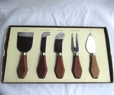 Pottery Barn Wood Cheese Knives set of Five in Original Box, made in Italy