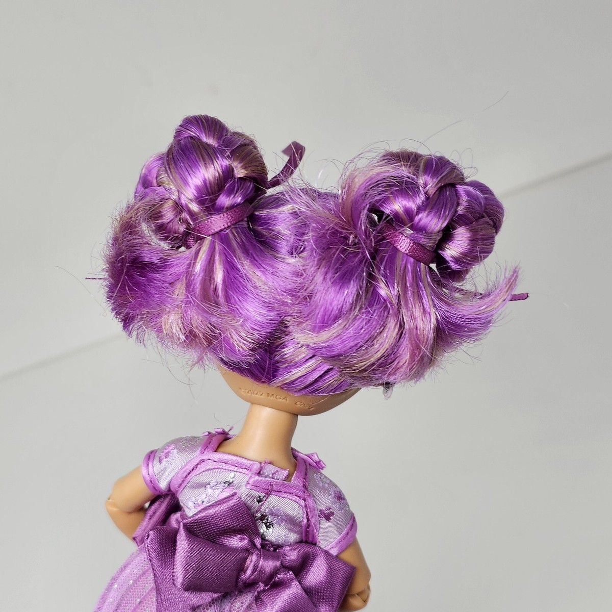 選べるおまけ！　　LILA TOYS Rainbow High Doll Lila Yamamoto Lavender Purple Space Buns