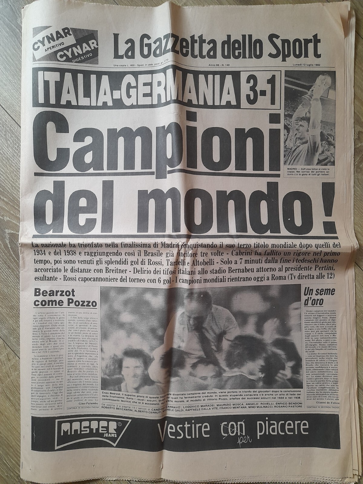 Foto 1 di 3