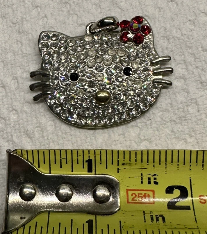 Pingente antigo de strass Hello Kitty flor de cristal vermelho brilho muito bonito - Imagem 4 de 4