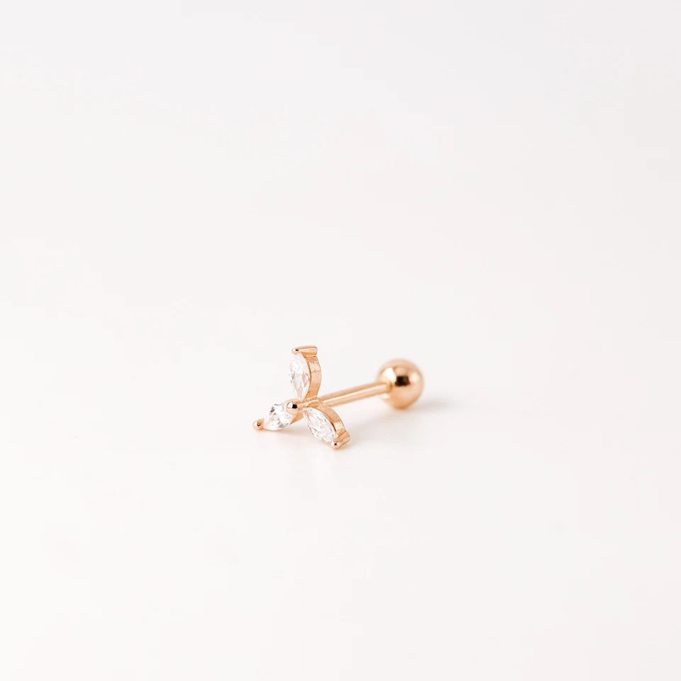 Dainty CZ Flower Piercing, Ball Screw Back Helix Earring - Immagine 4 di 4