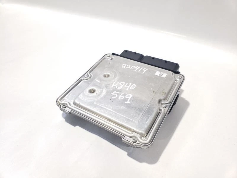 ECM Electronic Control Module PN 8k2907115ad OEM 2011 Audi A5 - Image 2 of 4