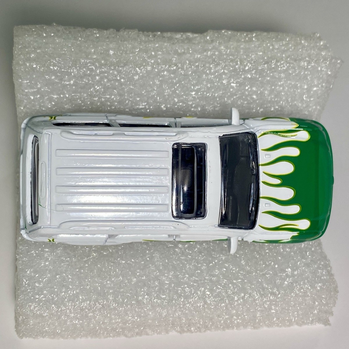 MotorMax (6010) Toyota Land Cruiser 1:64 Diecast SUV White w