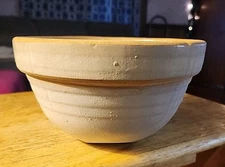 8.75" Primative Farmhouse Stonware Mixing Bowl