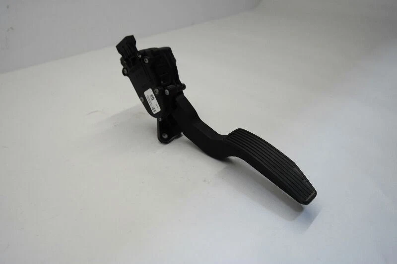 2007 HUMMER H3 CLUTCH GAS PEDAL - Image 3 of 4