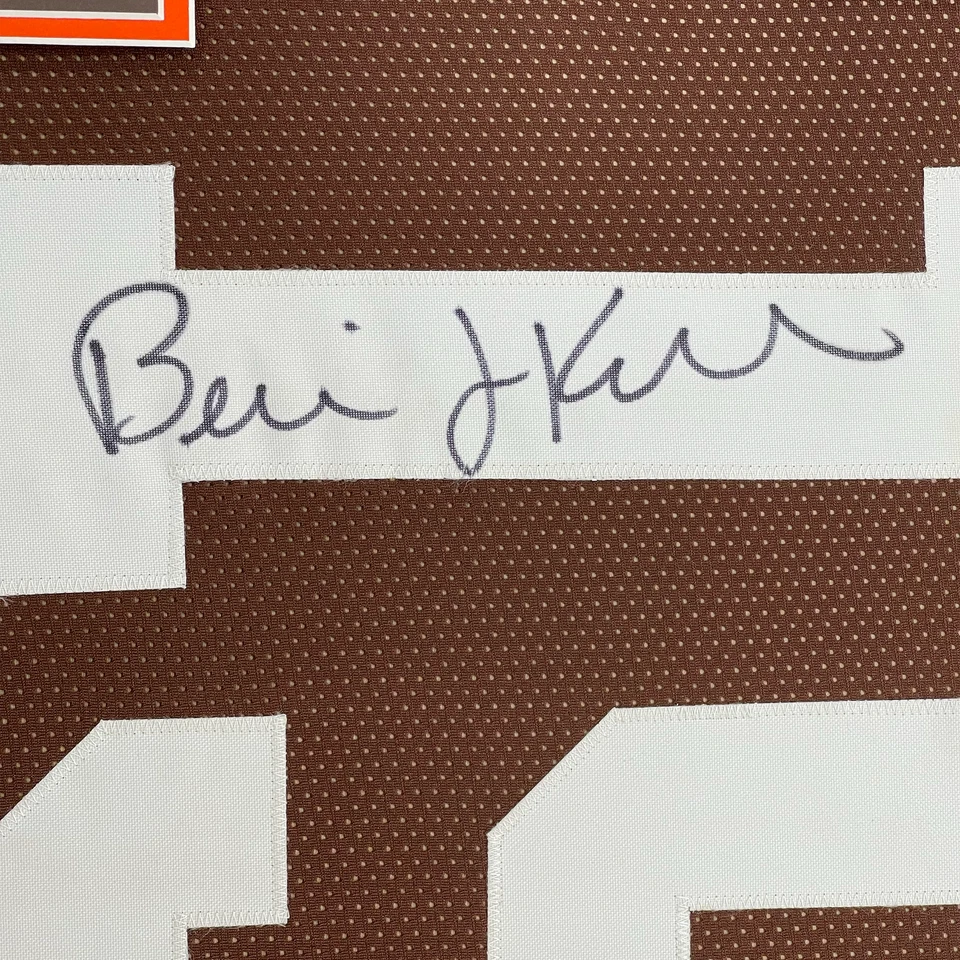 Camiseta deportiva marrón Cleveland 33x42 Bernie Kosar 33x42 autografiada/firmada enmarcada certificado de autenticidad JSA automática Foto 2 de 2