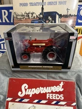1/16 SPECCAST IH FARMALL W450