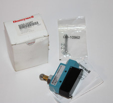 NEW IN BOX Honeywell BZE6-2AQ8T Micro Limit Switch BZE6-2AQ8T