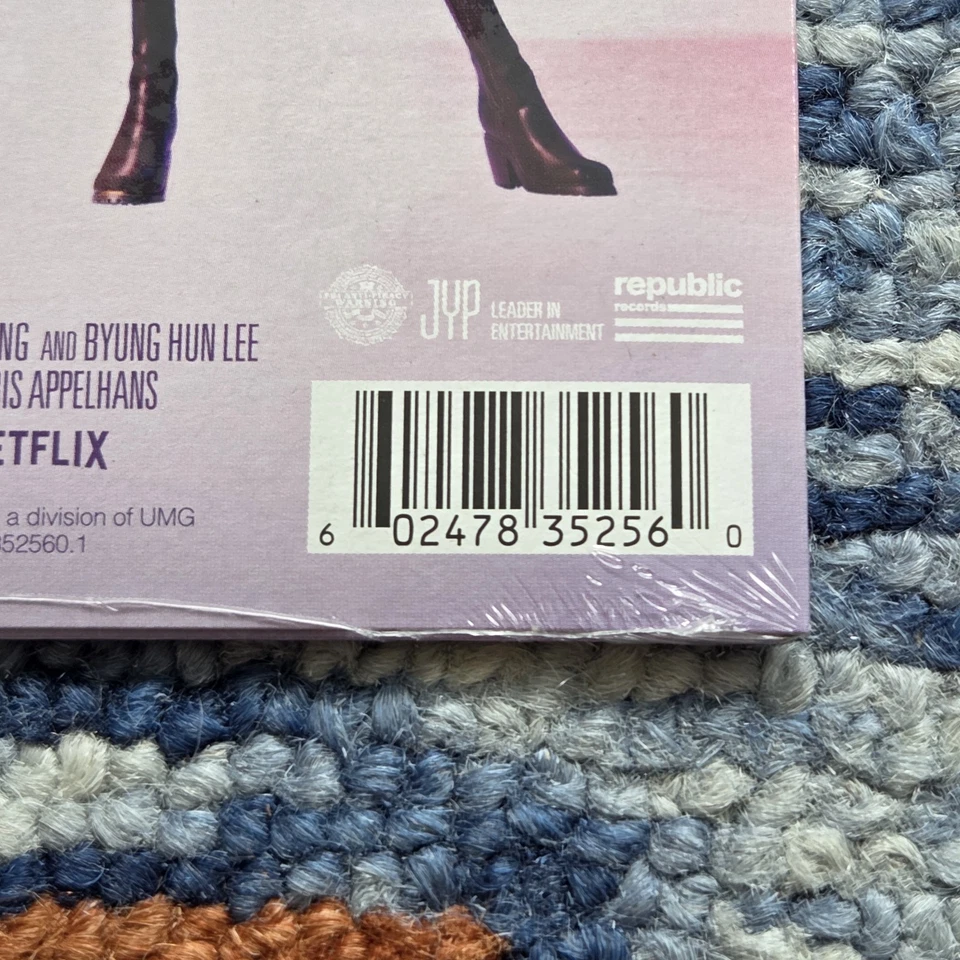 KPOP Demon Hunters Twice TAKEDOWN 7" Vinyl Only Open - Image 4 of 4