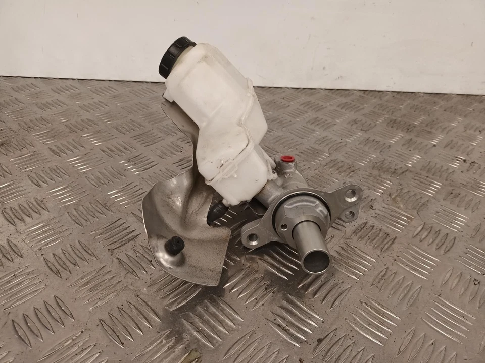 Cilindro maestro de freno diésel Skoda Superb Mk3 15-24 2.0 3Q2614019B 504079 Foto 2 de 4