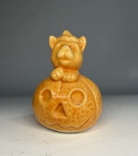 Wade Whimsies Pumpkin Cat Calendar Series Red Rose Tea Figurine