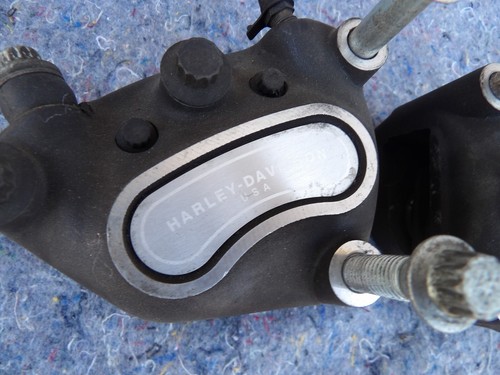 Genuine OEM '03 Harley front dual disc brake calipers Multi-fit '00 to ? - Picture 3 of 16