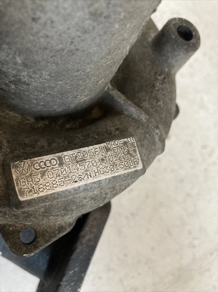 Turbocompresor Volkswagen Touareg GT2056V 070145701JV genuino 2,5 TDI 174 hp 2005 Foto 4 de 4