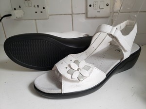 flat wedge sandals uk