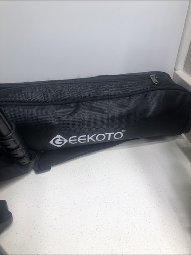GEEKOTO AT24 Traveller (58 inch) Camera DSLR Aluminum Tripod/Monopod Lightweight - Picture 2 of 4