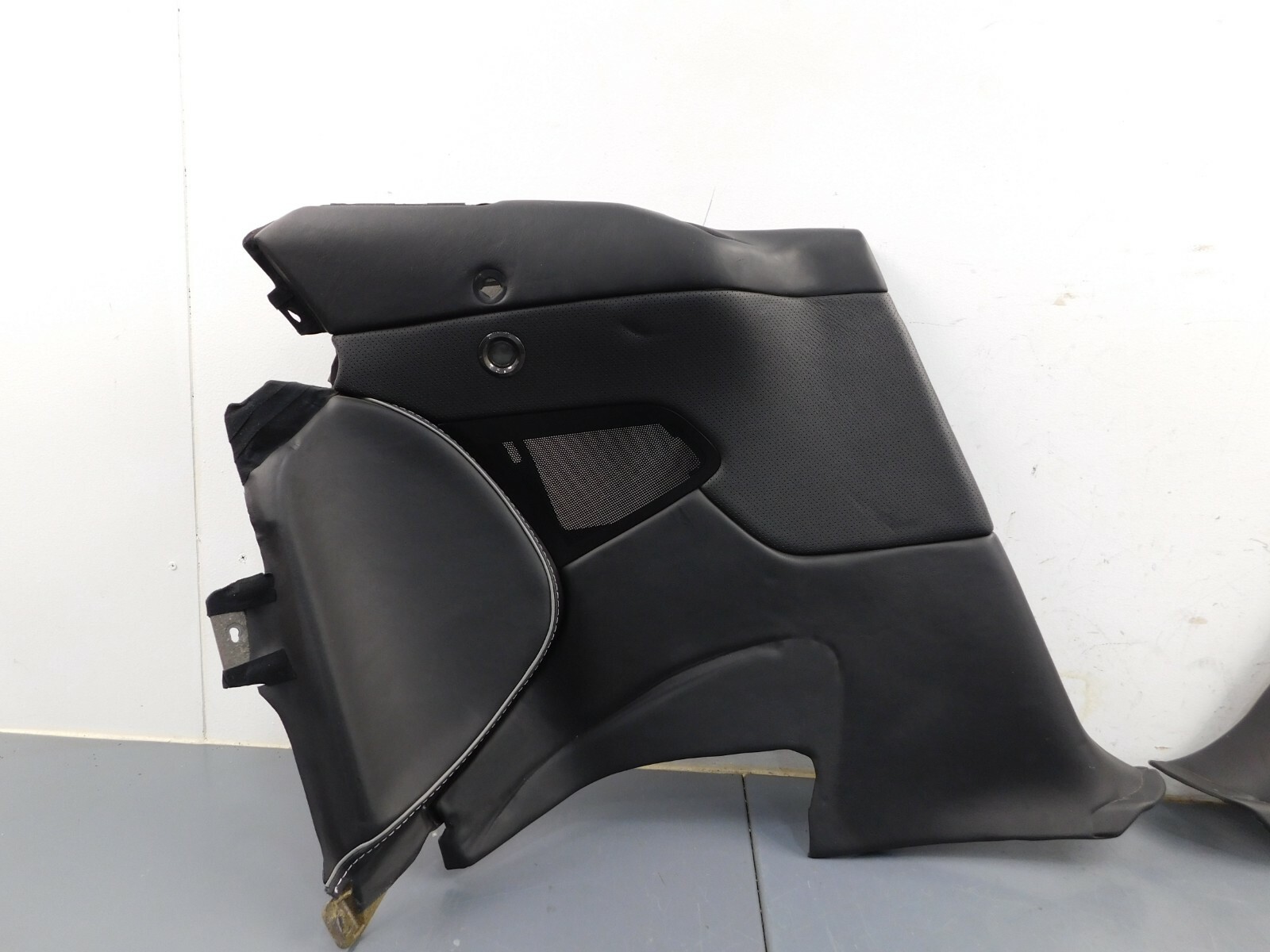 2014 12 - 18 Aston Martin V12 Vanquish Left Rear Quarter Trim Panel #1697 L5  