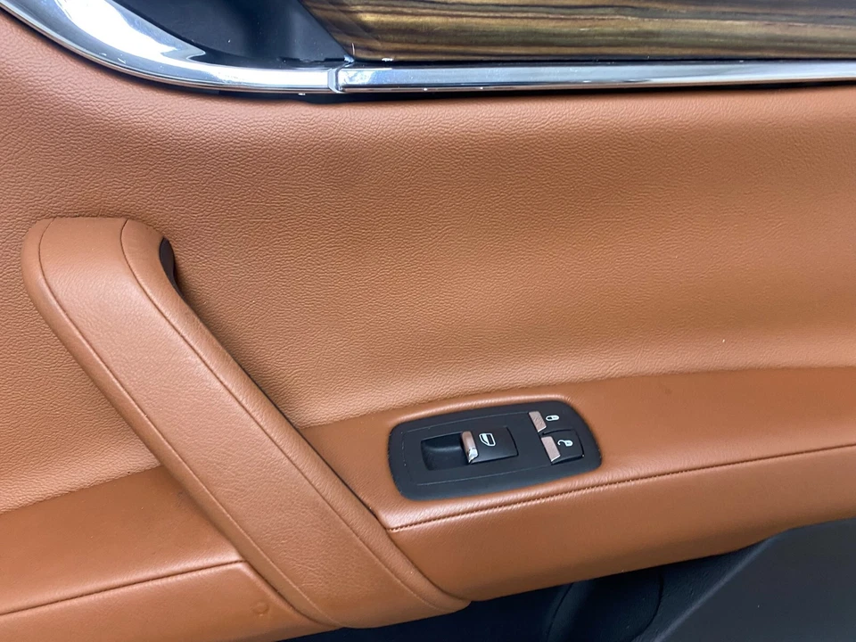 2014 to 2017 Maserati Quattroporte Front Right Passenger RH Panel Door M4048 DG - Image 4 of 4