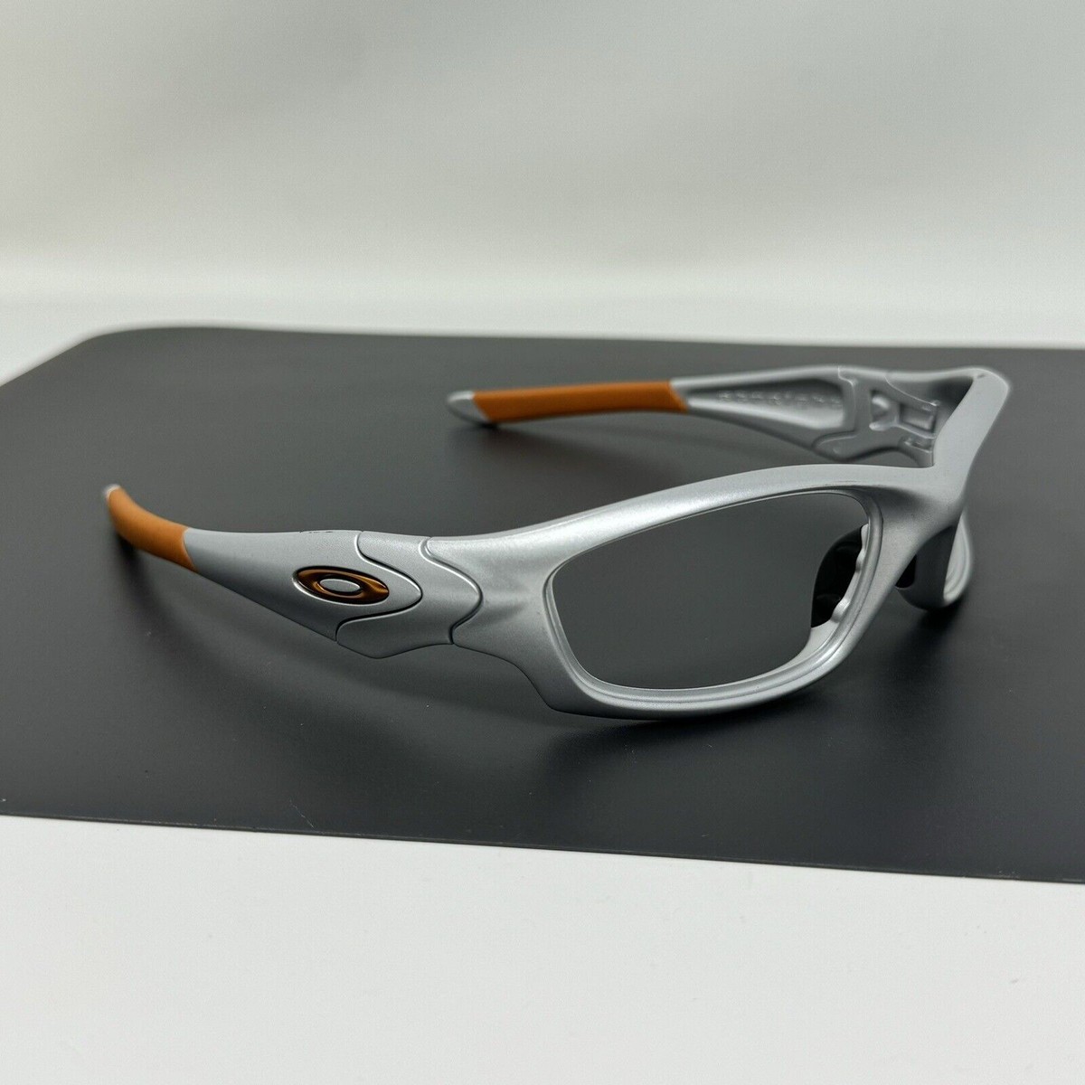 OAKLEY STRAIGHT JACKET 2.0 SUNGLASSES FRAME ONLY 04-331 NO OAKLEY STRAIGHT JACKET 2.0 SUNGLASSES FRAME ONLY 04-331 NO