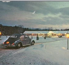 Mountaineer Motor Inn at Mt Mansfield, Stowe, VT - VW Bug 1960s VTG Postcard UNP