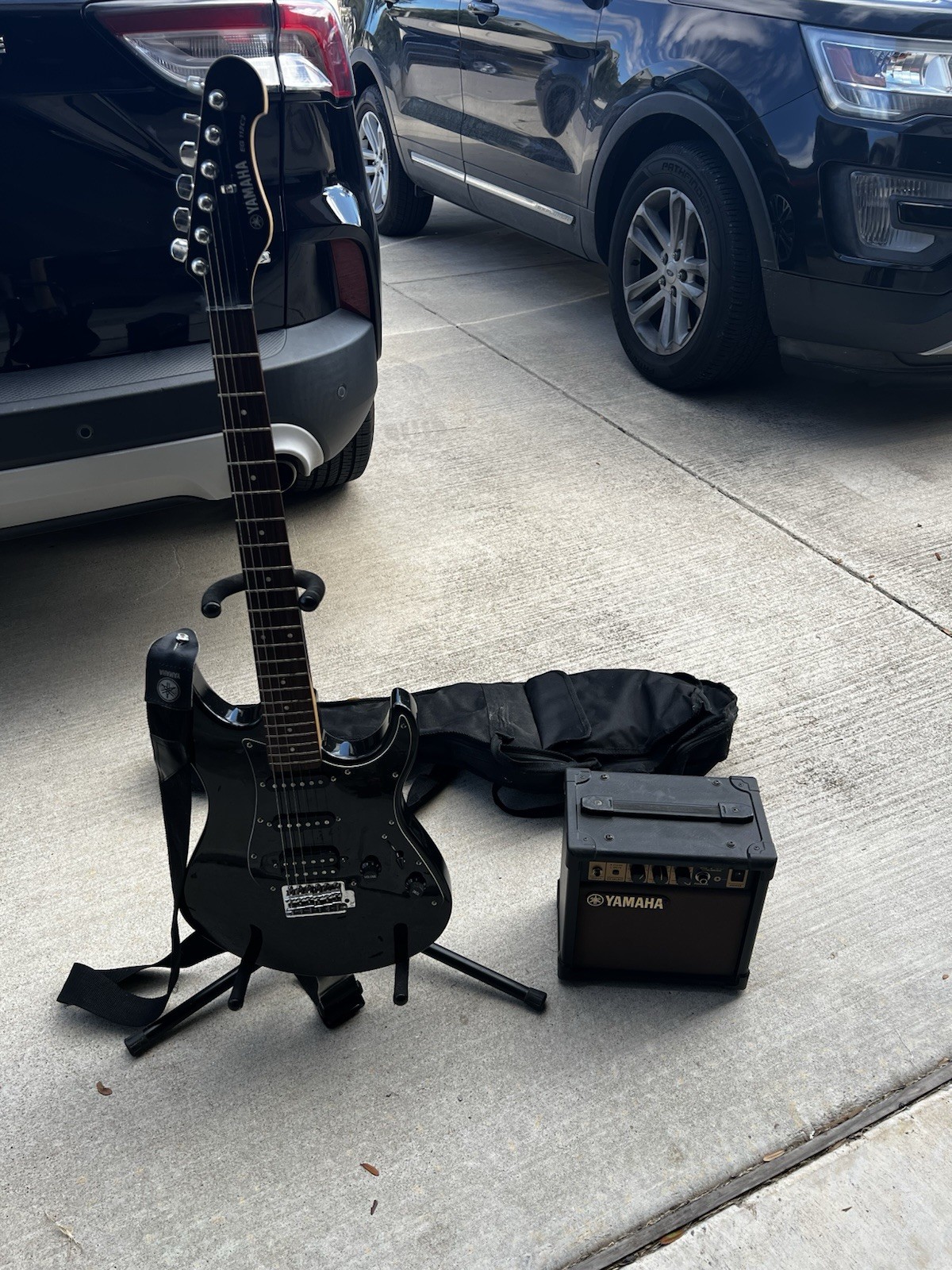 Yamaha EG-112 Electric Guitar Starter Kit with Amp | Used