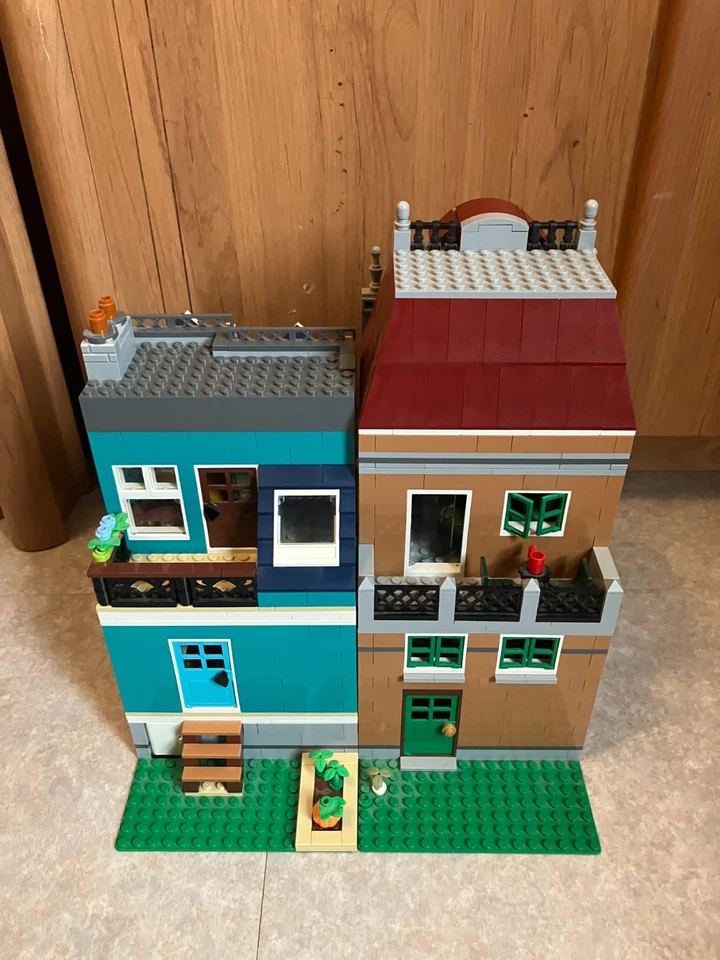 LEGO Modular Buildings 10270 Bookshop, photo 4 sur 5