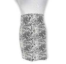 Womens H M Divided Black White Animal Print Mini Skirt - Sz 6