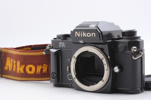[Neuwertig mit Trageriemen] Nikon FA analoge Spiegelreflexkamera 35 mm schwarz nur Gehäuse aus Japan - Bild 1 von 10