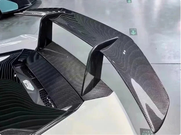Cola y base de fibra de carbono forjada mejoradas para Lamborghini Hurricane LP580 LP610 Foto 4 de 4