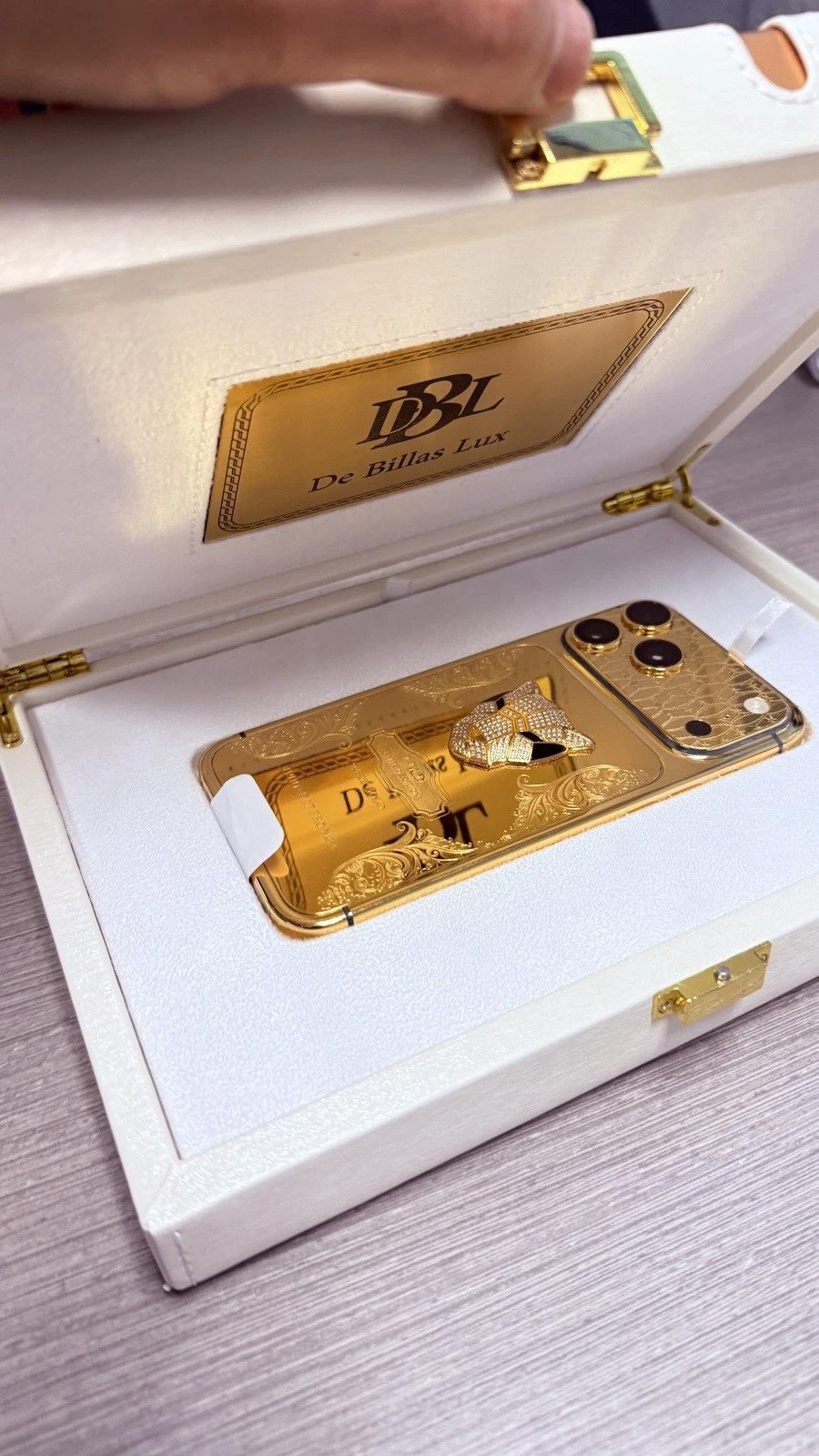 Custom 24K Gold iPhone 17 Pro Max 2TB — Diamond Engraved, Unlocked thumbnail 3