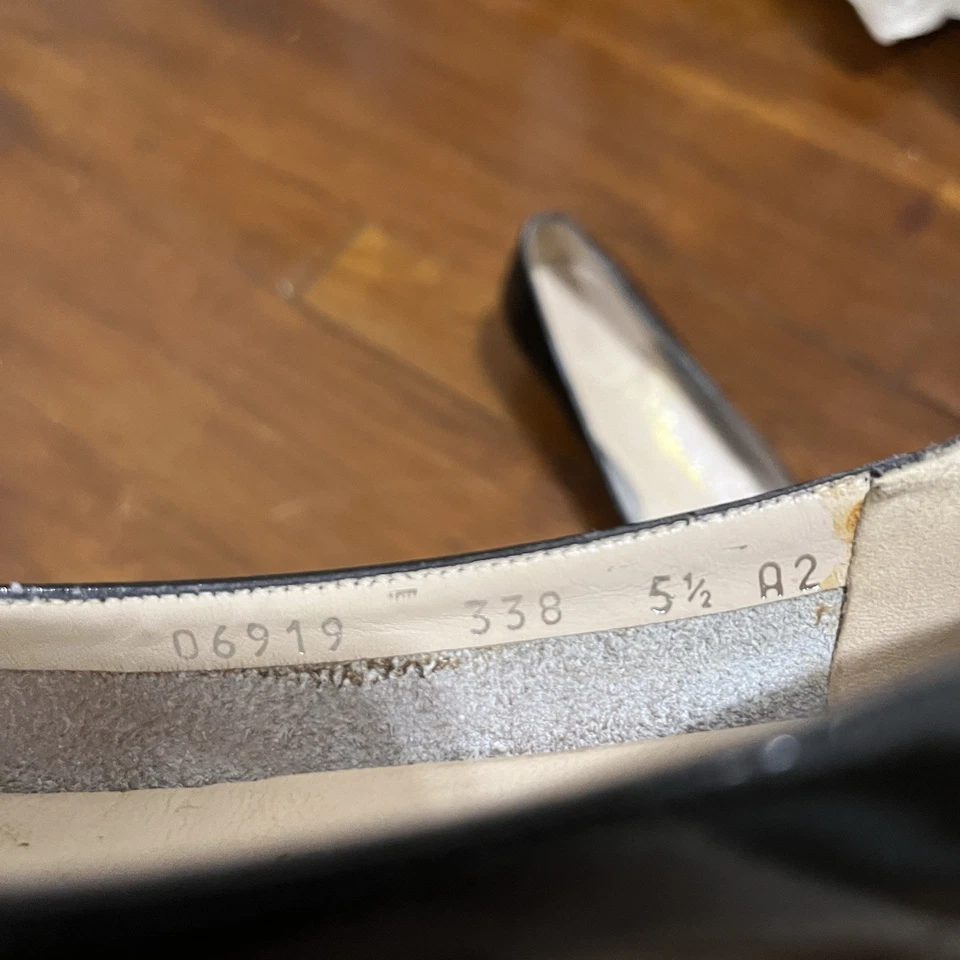 Black Vintage Salvatore Ferragamo ballet shoes size 5.5 AA - Image 2 of 4