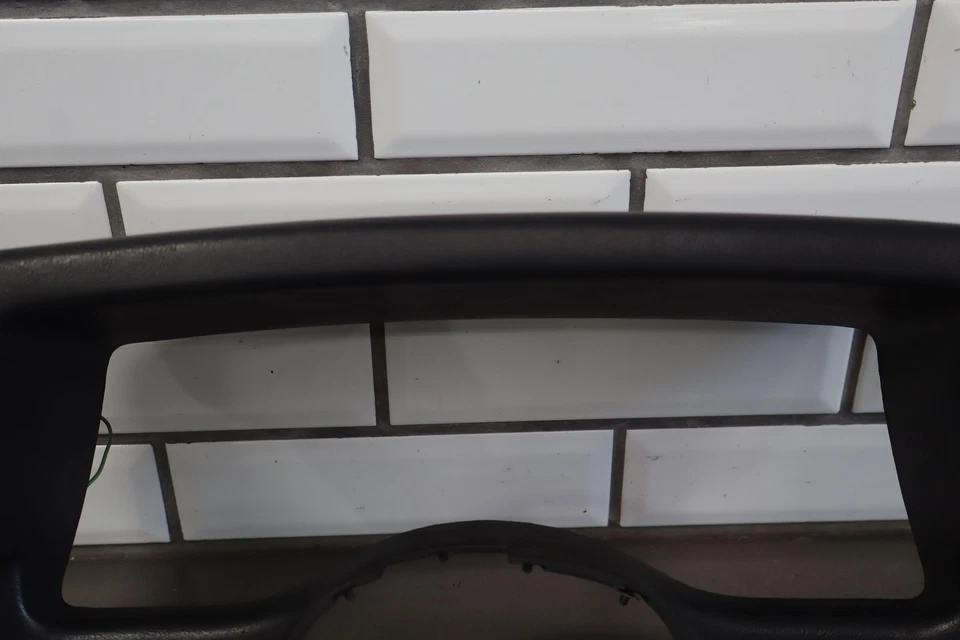 Cuadro de instrumentos velocímetro 140 mph Ford Mustang 03/1992-93 bisel envolvente Foto 4 de 4