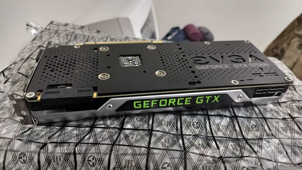 EVGA NVIDIA GeForce GTX Titan Hydro Copper Signature 06G-P4-2795-KR Overclocked - Image 3 of 4