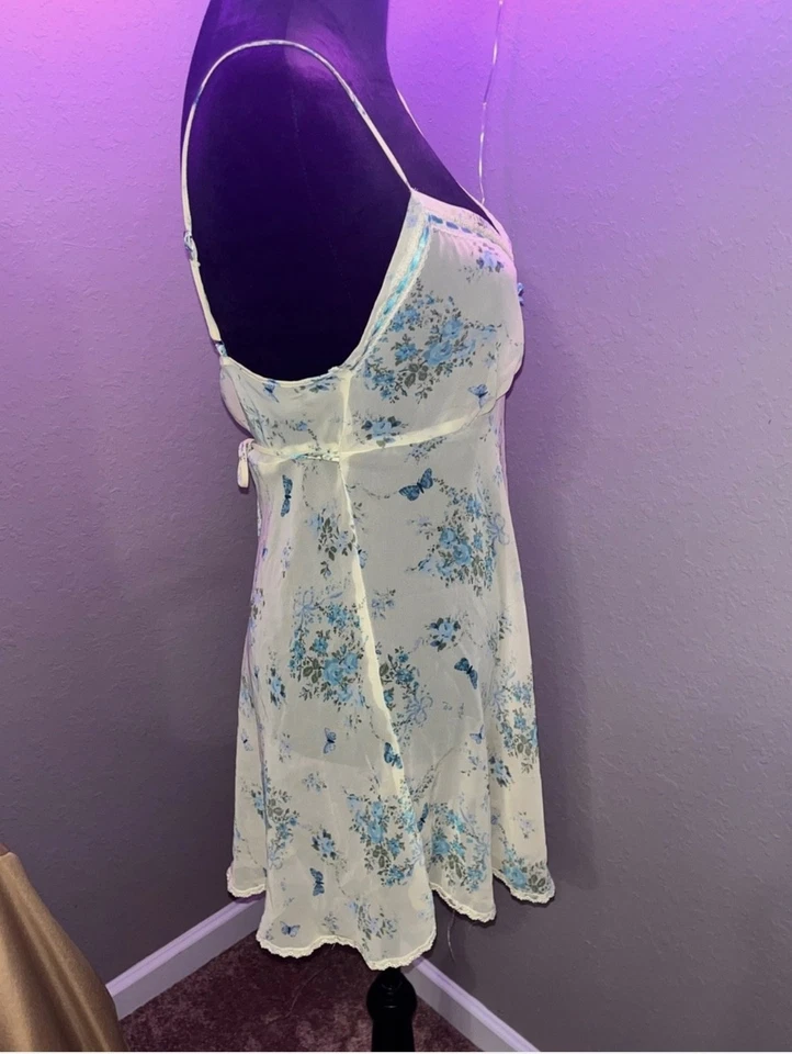 Vestido romântico semi-transparente amarelo floral babydoll lingerie slip com detalhe de fita M - Imagem 2 de 4