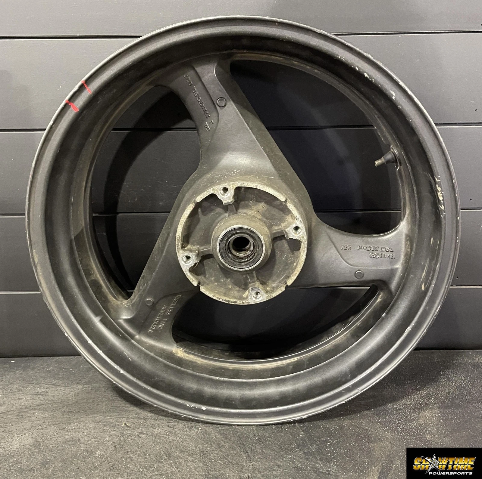 99-00 HONDA CBR600F4 REAR WHEEL BACK RIM